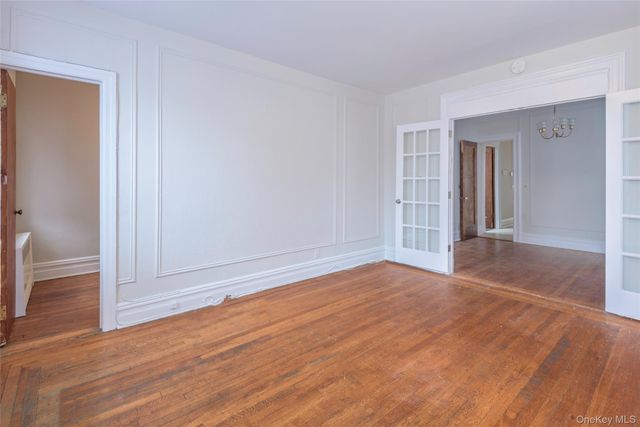 2807 Newtown Avenue 2nd Floor, Astoria, NY 11102