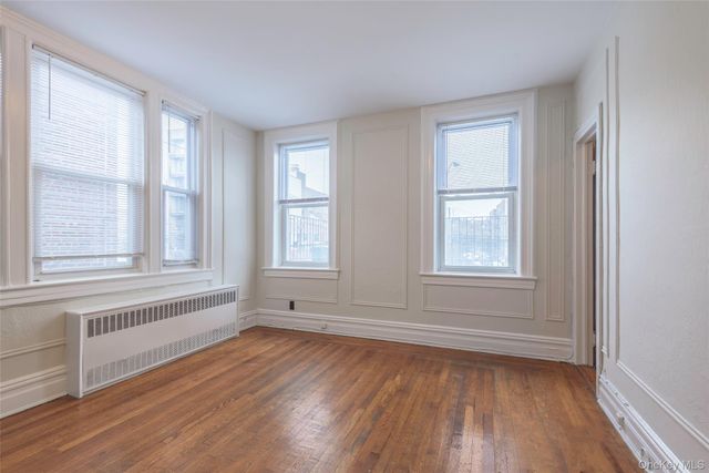 2807 Newtown Avenue 2nd Floor, Astoria, NY 11102