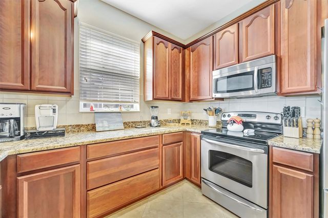 3811 BRIDLECREST LANE, Bradenton, FL 34209