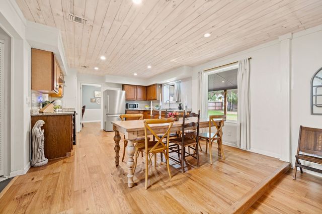404 Brookview Drive, Decatur, TX 76234