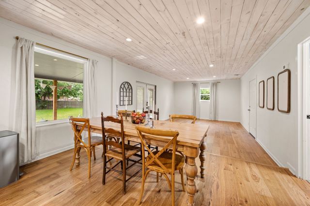 404 Brookview Drive, Decatur, TX 76234