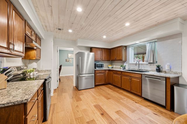 404 Brookview Drive, Decatur, TX 76234