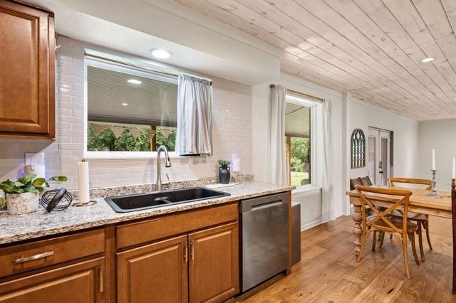 404 Brookview Drive, Decatur, TX 76234