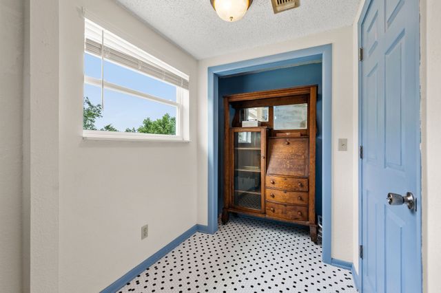 404 Brookview Drive, Decatur, TX 76234
