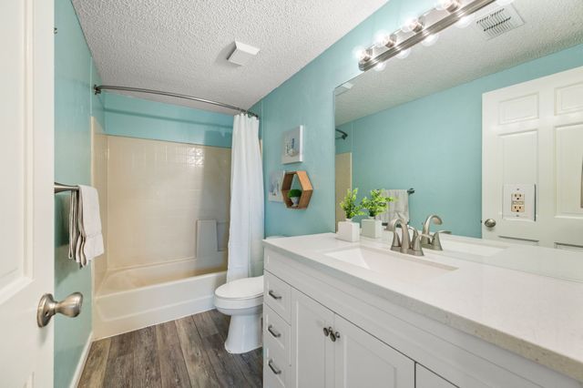 404 Brookview Drive, Decatur, TX 76234