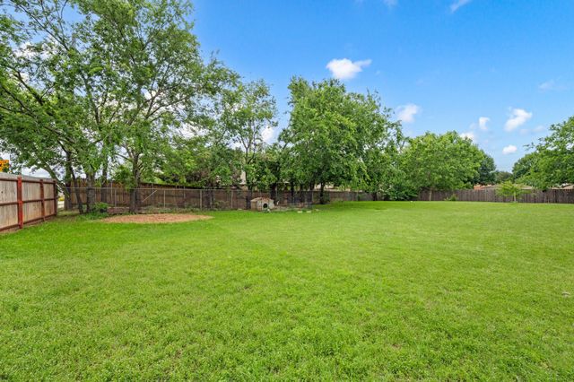 404 Brookview Drive, Decatur, TX 76234