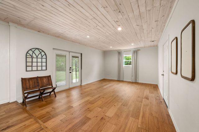404 Brookview Drive, Decatur, TX 76234