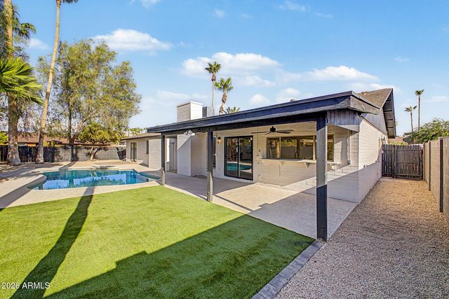 556 W KIVA Avenue, Mesa, AZ 85210