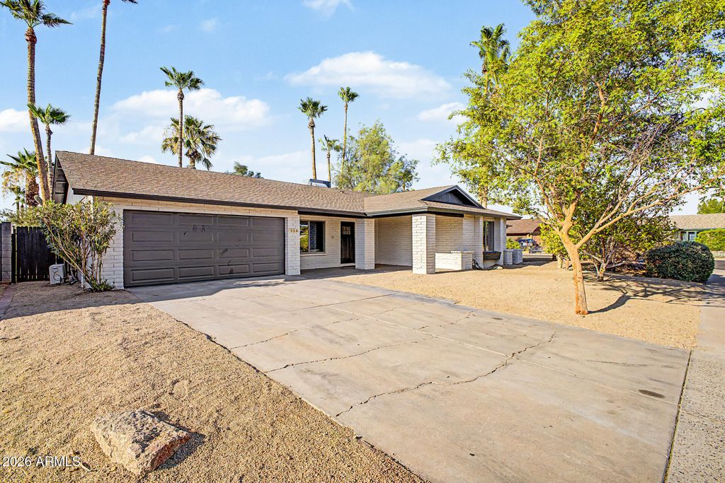 556 W KIVA Avenue, Mesa, AZ 85210