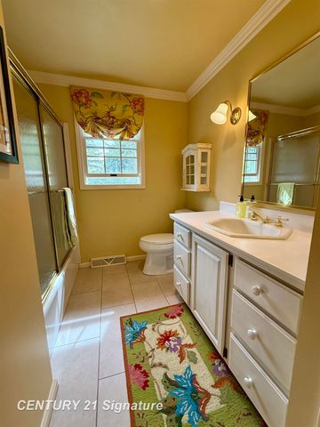 321 Somerset Road, Saginaw Twp, MI 48638