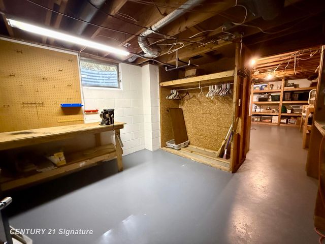 321 Somerset Road, Saginaw Twp, MI 48638