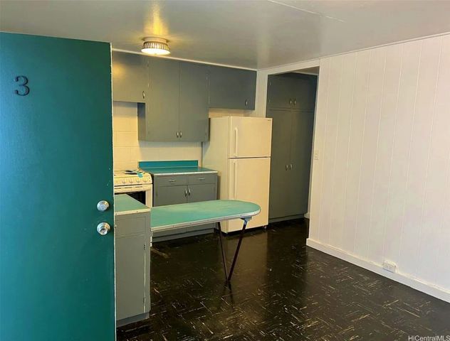 1722 Democrat Street, Honolulu, HI 96819