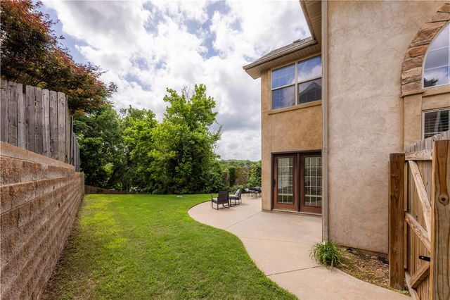 3901 NW Creekstone Boulevard, Bentonville, AR 72712