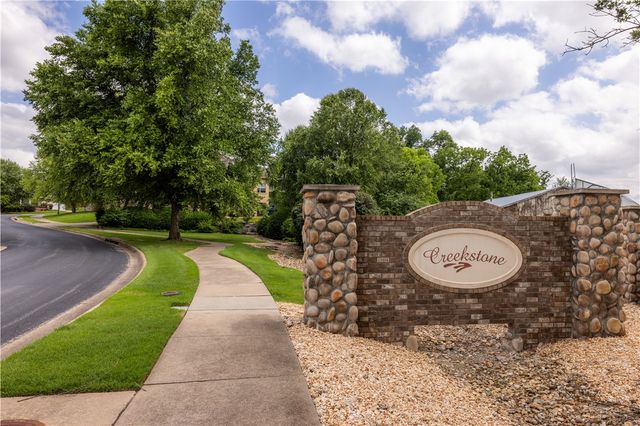 3901 NW Creekstone Boulevard, Bentonville, AR 72712