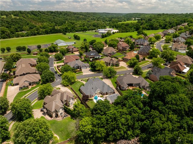 3901 NW Creekstone Boulevard, Bentonville, AR 72712
