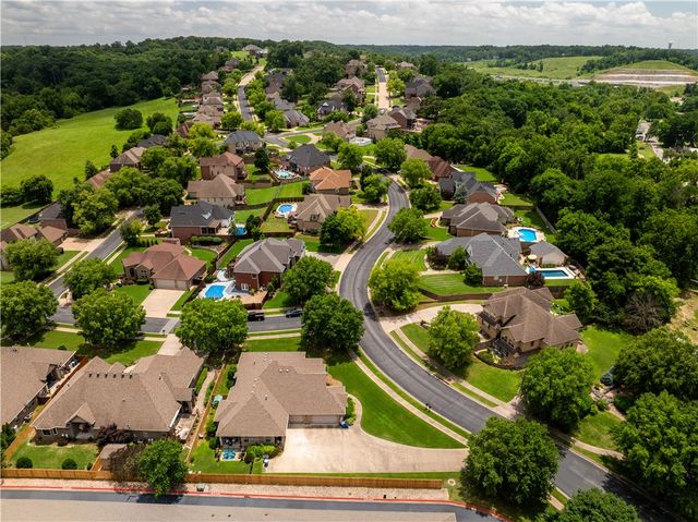 3901 NW Creekstone Boulevard, Bentonville, AR 72712