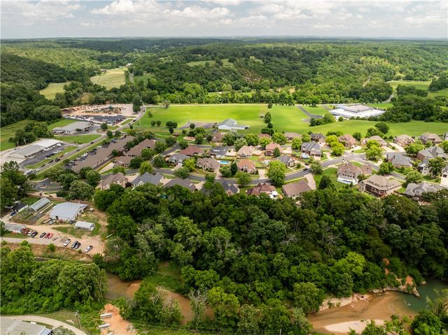 3901 NW Creekstone Boulevard, Bentonville, AR 72712