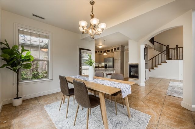 3901 NW Creekstone Boulevard, Bentonville, AR 72712