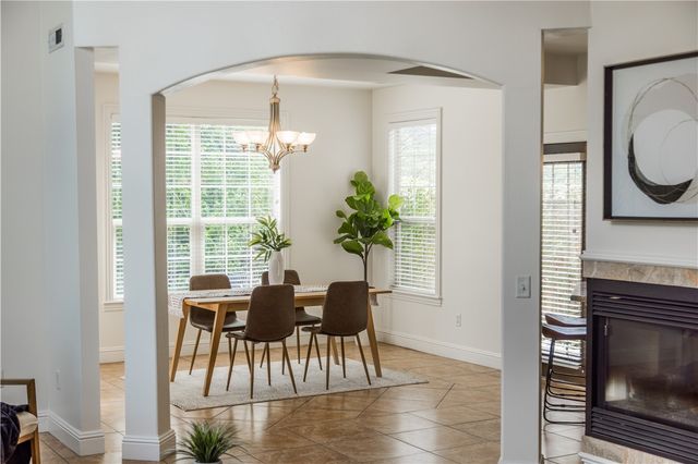 3901 NW Creekstone Boulevard, Bentonville, AR 72712