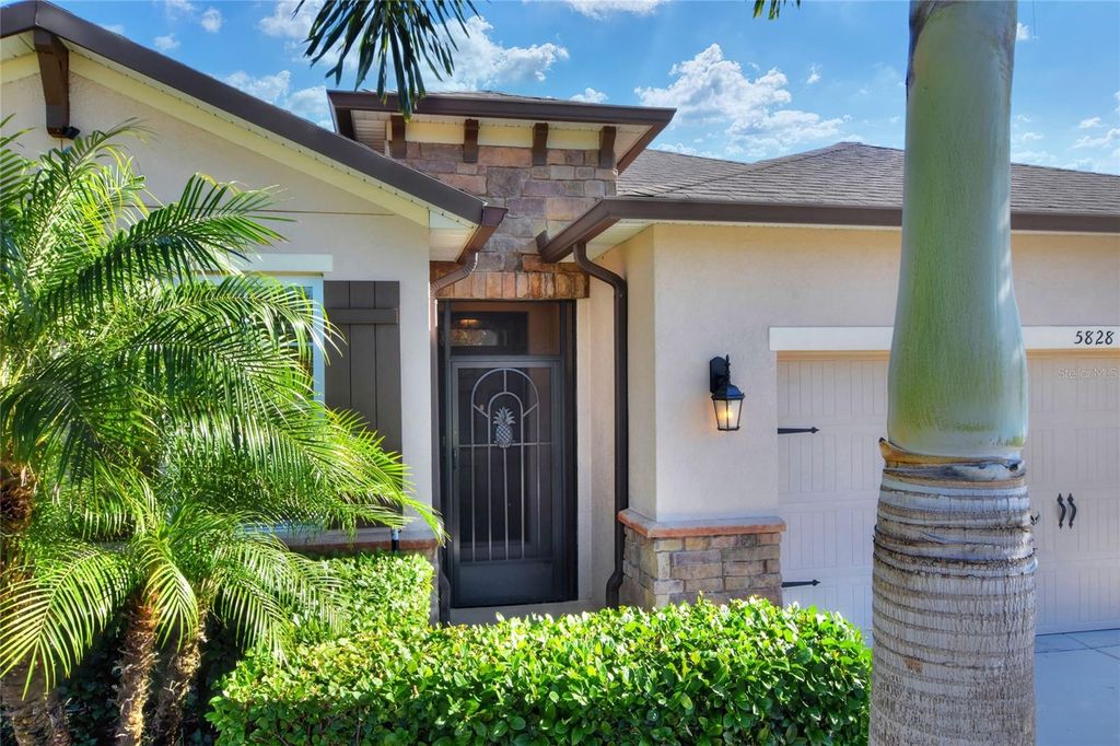 Image 3 of property listing at 5828 MARSH LANDING DRIVE, Winter Haven, FL 33881