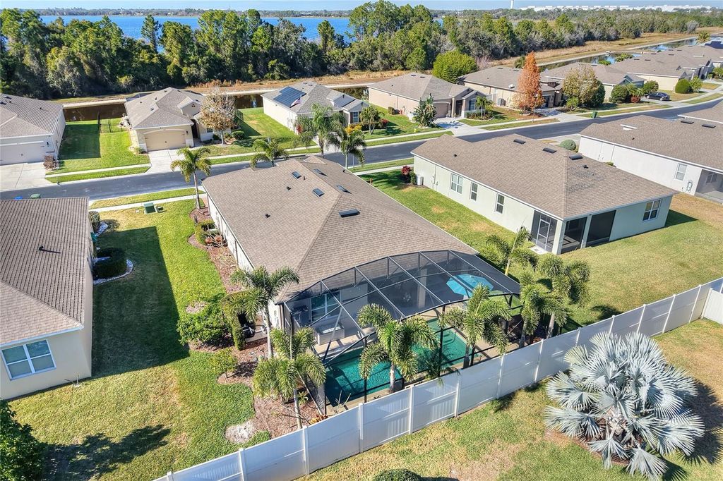 Image 5 of property listing at 5828 MARSH LANDING DRIVE, Winter Haven, FL 33881