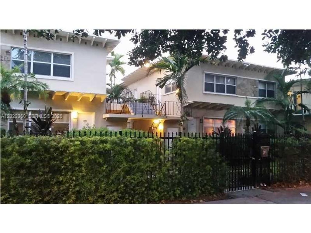 990 Meridian Ave -, Miami Beach, FL 33139