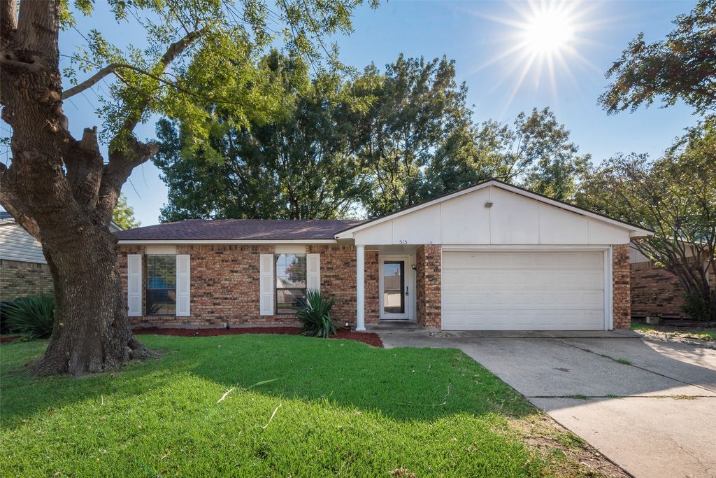515 Forestwood Drive, Forney, TX 75126