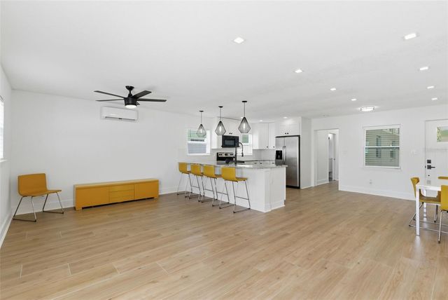 3916 IOWA AVENUE W, Tampa, FL 33616