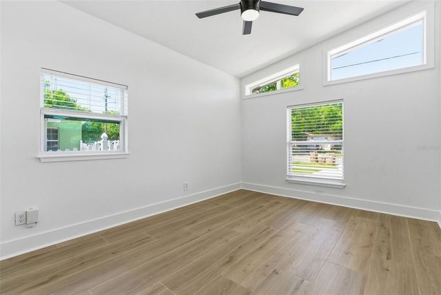 3916 IOWA AVENUE W, Tampa, FL 33616