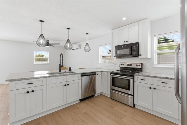 3916 IOWA AVENUE W, Tampa, FL 33616