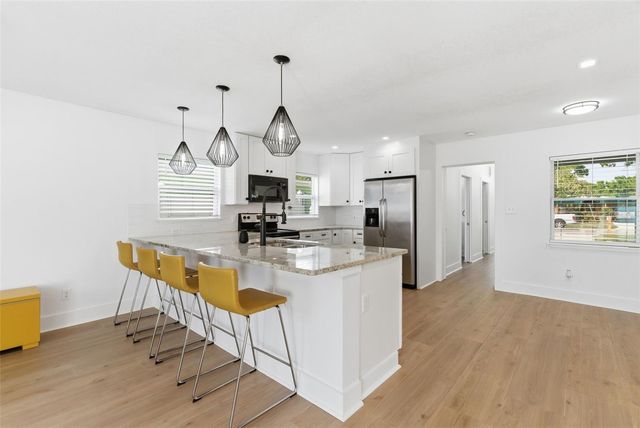 3916 IOWA AVENUE W, Tampa, FL 33616