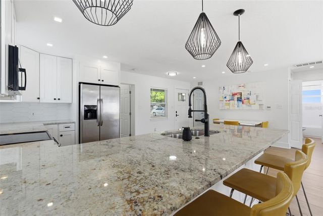 3916 IOWA AVENUE W, Tampa, FL 33616