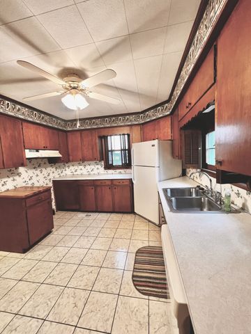 518 2nd Ave, S, Loretto, TN 38469