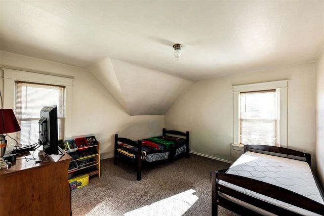1033 N SAWYER STREET, Oshkosh, WI 54902