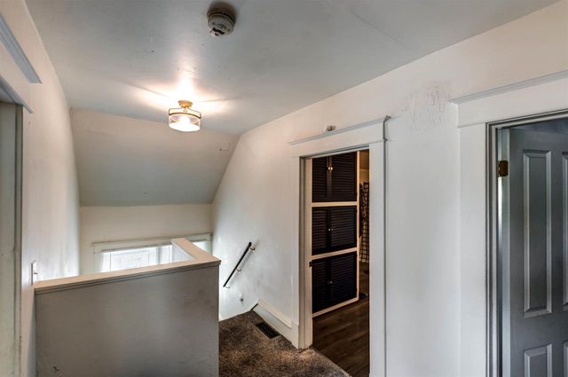 1033 N SAWYER STREET, Oshkosh, WI 54902