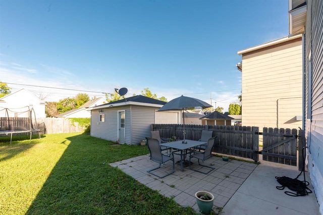 1033 N SAWYER STREET, Oshkosh, WI 54902