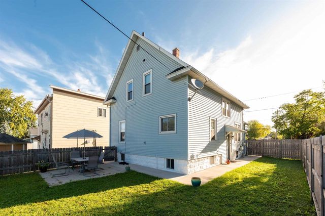 1033 N SAWYER STREET, Oshkosh, WI 54902