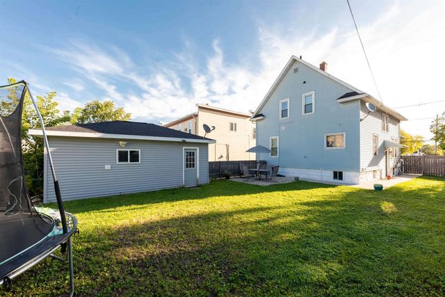 1033 N SAWYER STREET, Oshkosh, WI 54902