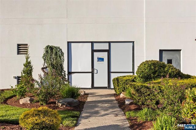 15 Union Avenue, East Rutherford, NJ 07073