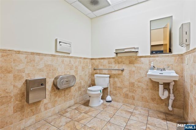 15 Union Avenue, East Rutherford, NJ 07073
