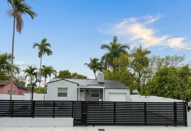 2376 NW 2nd St, Miami, FL 33125