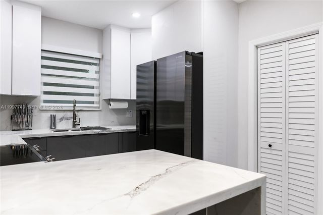 2376 NW 2nd St, Miami, FL 33125