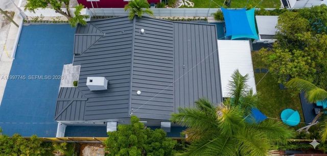 2376 NW 2nd St, Miami, FL 33125