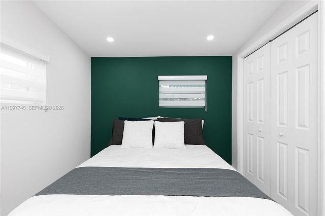 2376 NW 2nd St, Miami, FL 33125