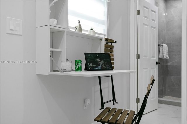 2376 NW 2nd St, Miami, FL 33125