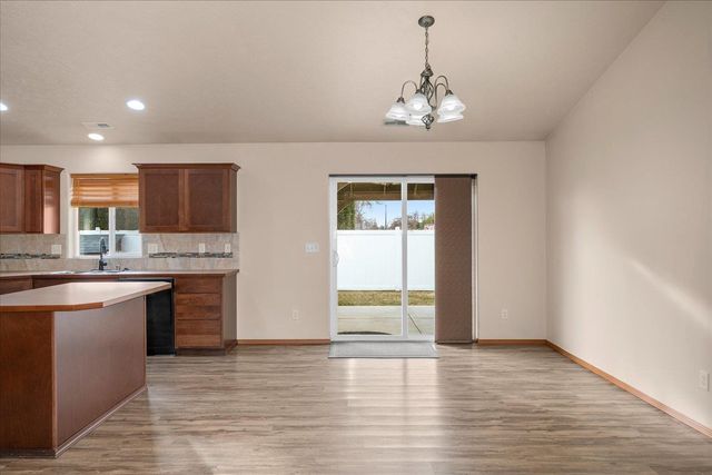 2011 N Arties Ln, Spokane Valley, WA 99016