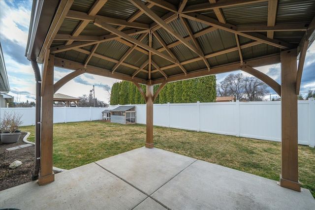 2011 N Arties Ln, Spokane Valley, WA 99016