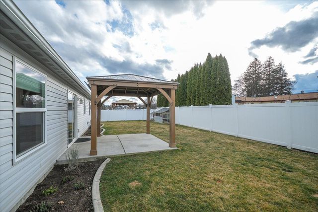 2011 N Arties Ln, Spokane Valley, WA 99016
