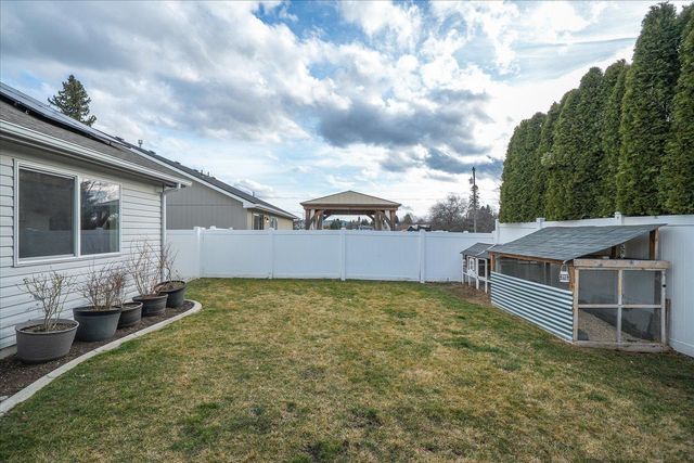 2011 N Arties Ln, Spokane Valley, WA 99016