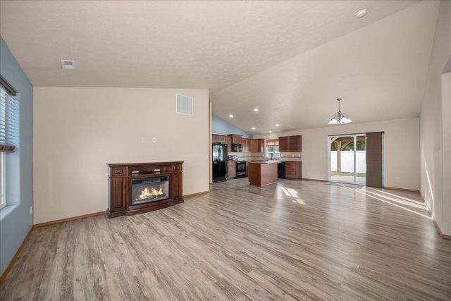 2011 N Arties Ln, Spokane Valley, WA 99016